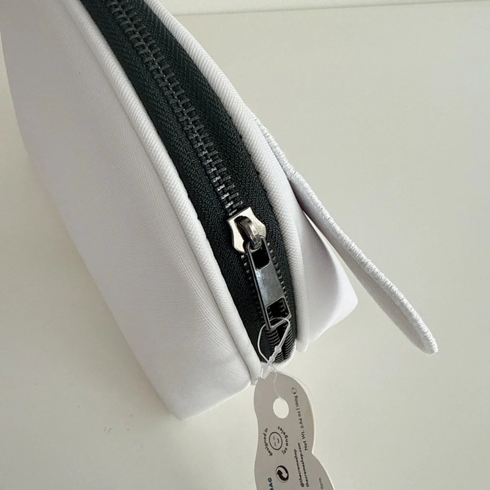 Sanrio Cinnamon Roll x the Creme Make-up Bag - Picture 4 of 5